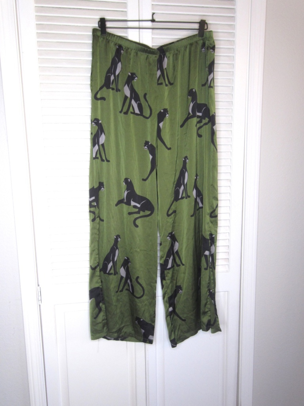 Auden Women's Panther Green Satin Pajama Pants - Size large - Picture 2 of 5